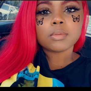 Meet your Posher, Kenecha